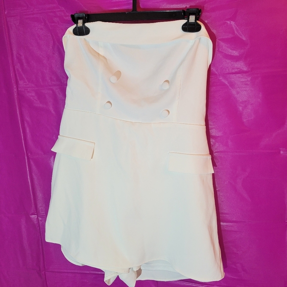 Upscale Pose White Button-Front Strapless Romper - Picture 1 of 7
